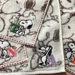 【Order】Peanuts Snoopy Initial Towel -Kaliss IMG 70042 c13c7bac 54da 4109 8a8a 9ee4858d77a9
